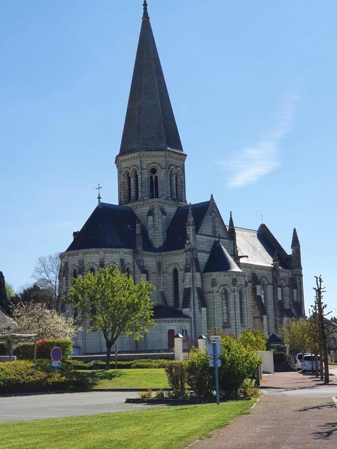 Le Gite Du Puits Aubert Breze Exterior foto