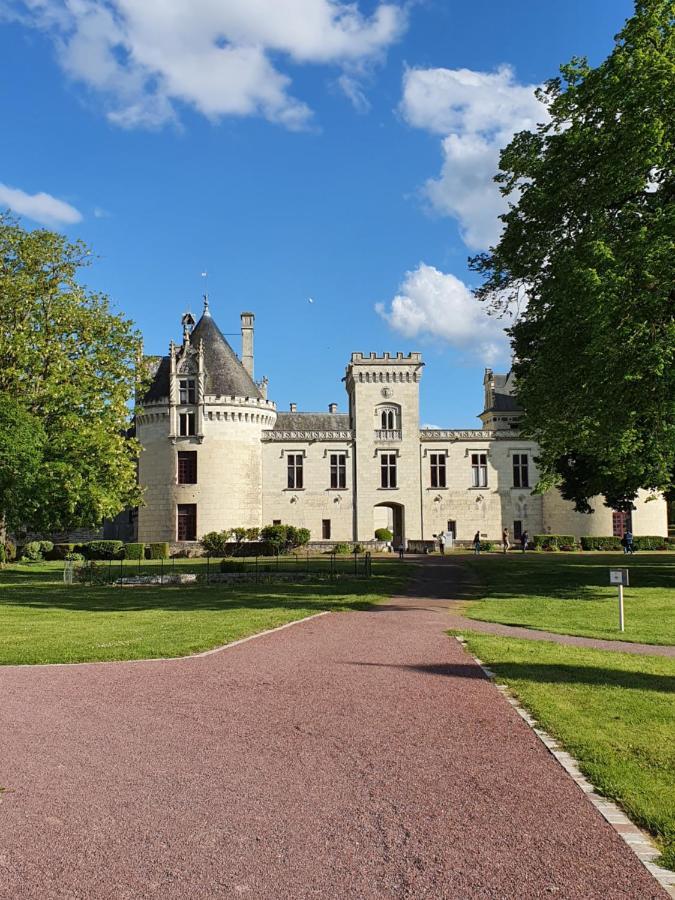 Le Gite Du Puits Aubert Breze Exterior foto